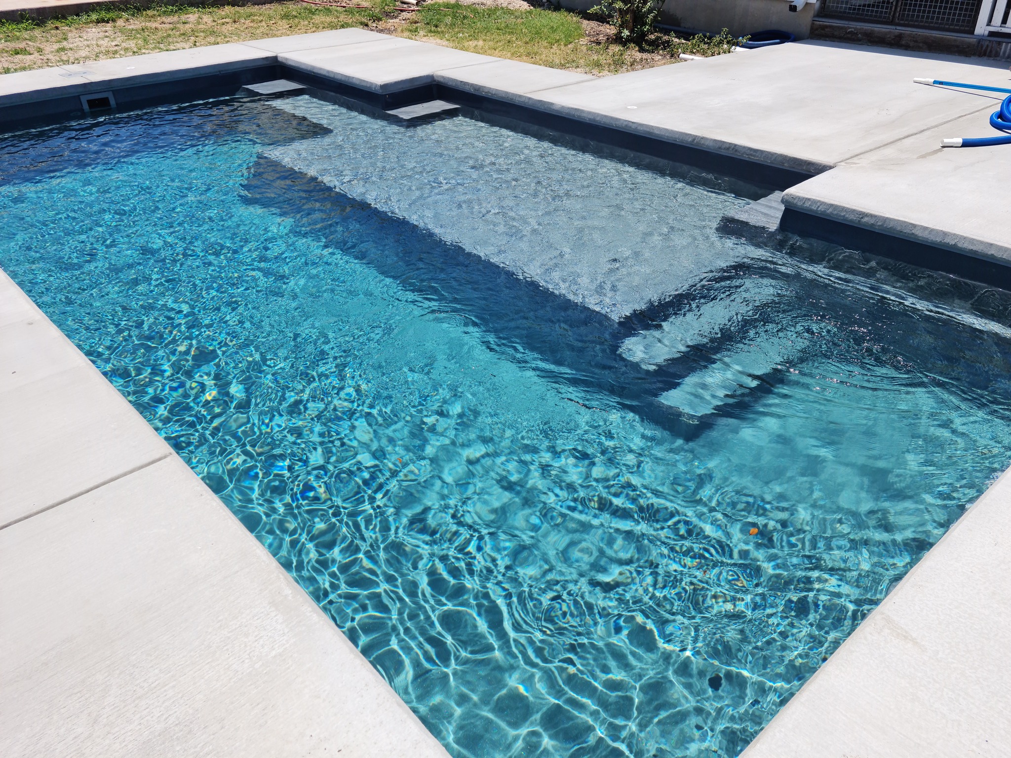 Aquamarine Pools Dynasty 26 Model fiberglass pool by AVIVA Pools from