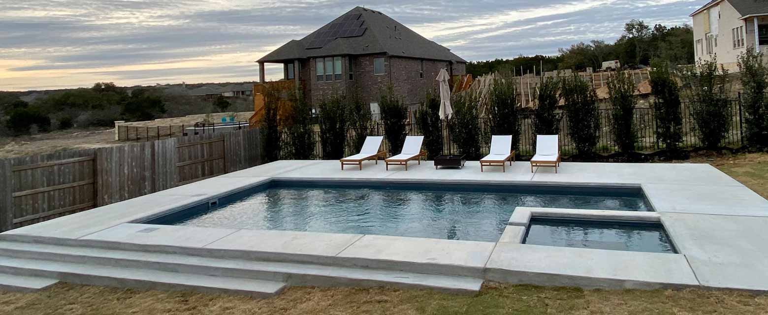 Luxe model from AVIVA Pools