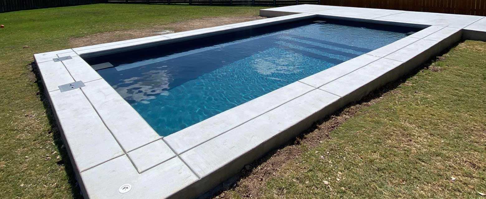 OVATION 26 model from AVIVA Pools