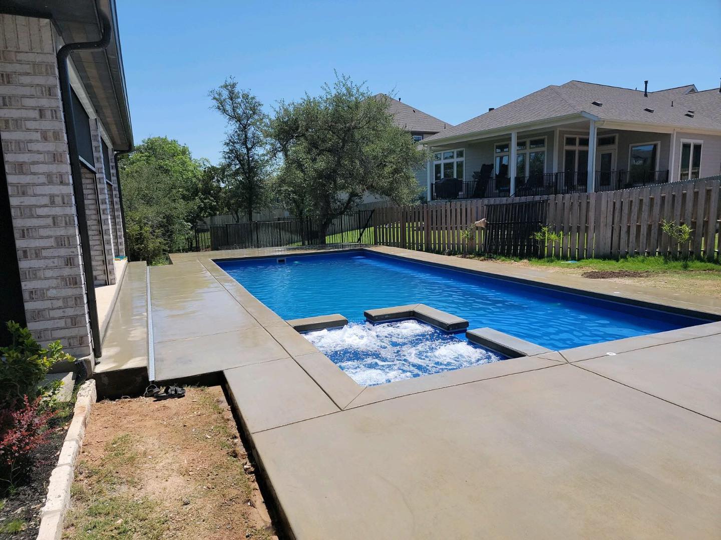 Aquamarine Pools Intrigue 40 Model fiberglass pool by AVIVA Pools