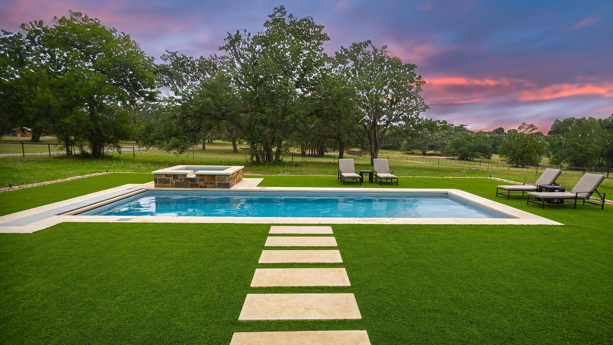 Gunite Pool vs Fiberglass Pools