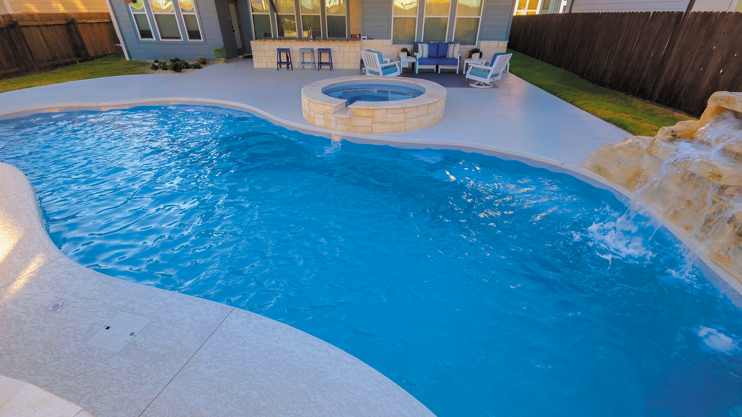 Houston Fiberglass Pool Installer and Pool Builder
