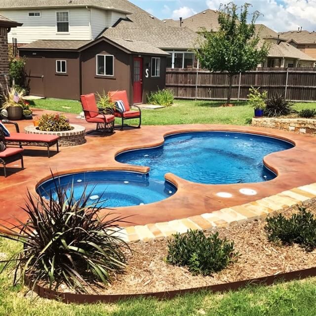Axiom 12 Deluxe fiberglass swimming pool for Fort Worth
