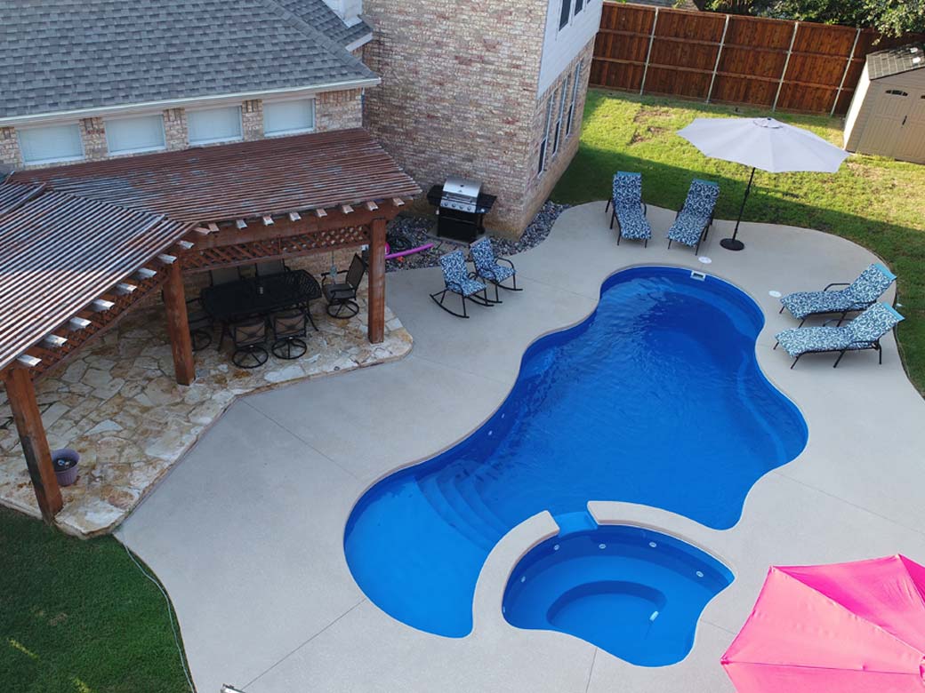 Aquamarine Pools of Texas Fiberglass Pool Builder and for