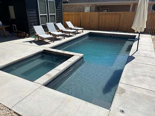 AquaPools build company inground swimming pool Oakcreek, Texas 78251. Install contractor spool fiberglass pools River Chase 78130 at cost prices.