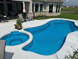 Aquapools installation companies plunge fiberglass pool Elmendorf, Texas. Design build contractor small inground swimming pools Ingram, Tx. with cost prices.