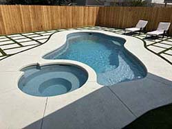 Installation contractor inground swimming pool Smithson Valley, Texas. Sandy Oaks fiberglass pools, small, special cost prices Aquapool design build companies.