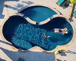 Installer In Ground Swimming Pool Builder Guthrie Texas West Waco Aquamarine fiberglass Pools Contractor for a installed water park