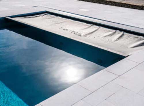 Swimming pool covers for your fiberglass pool